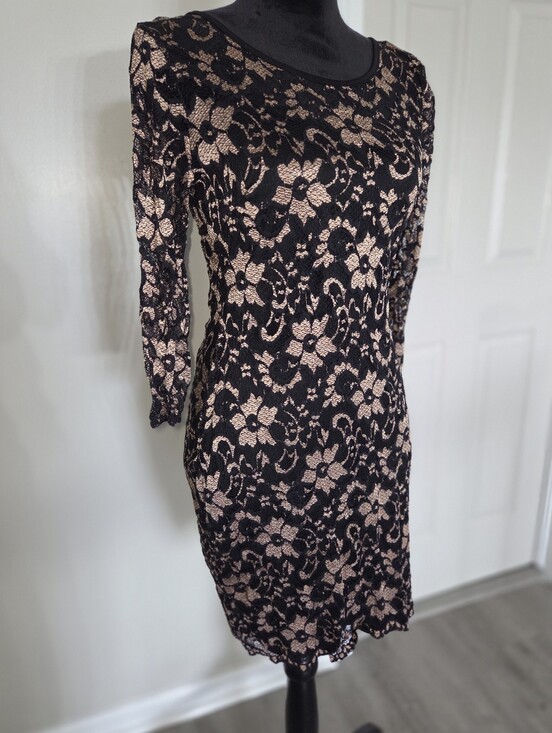 Almost Famous Dresses & Skirts - Black & Nude Floral Lace Open-Back Bodycon Dress